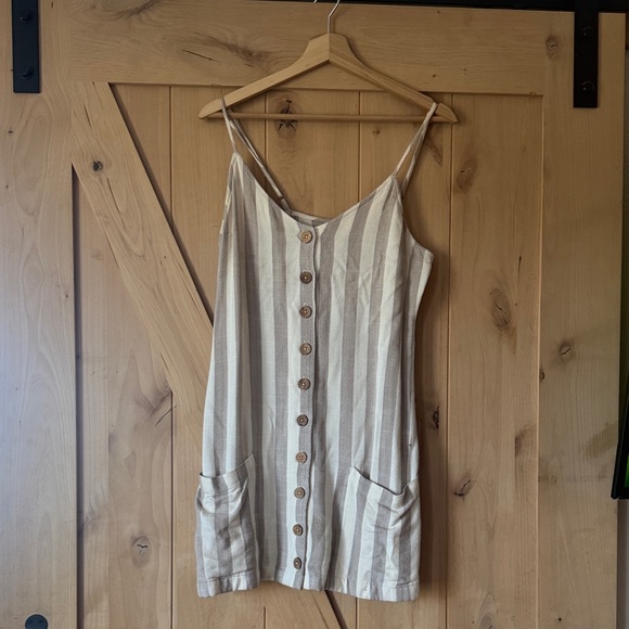 Rip Curl Dresses & Skirts - Rip Curl Gray and Cream Striped Top